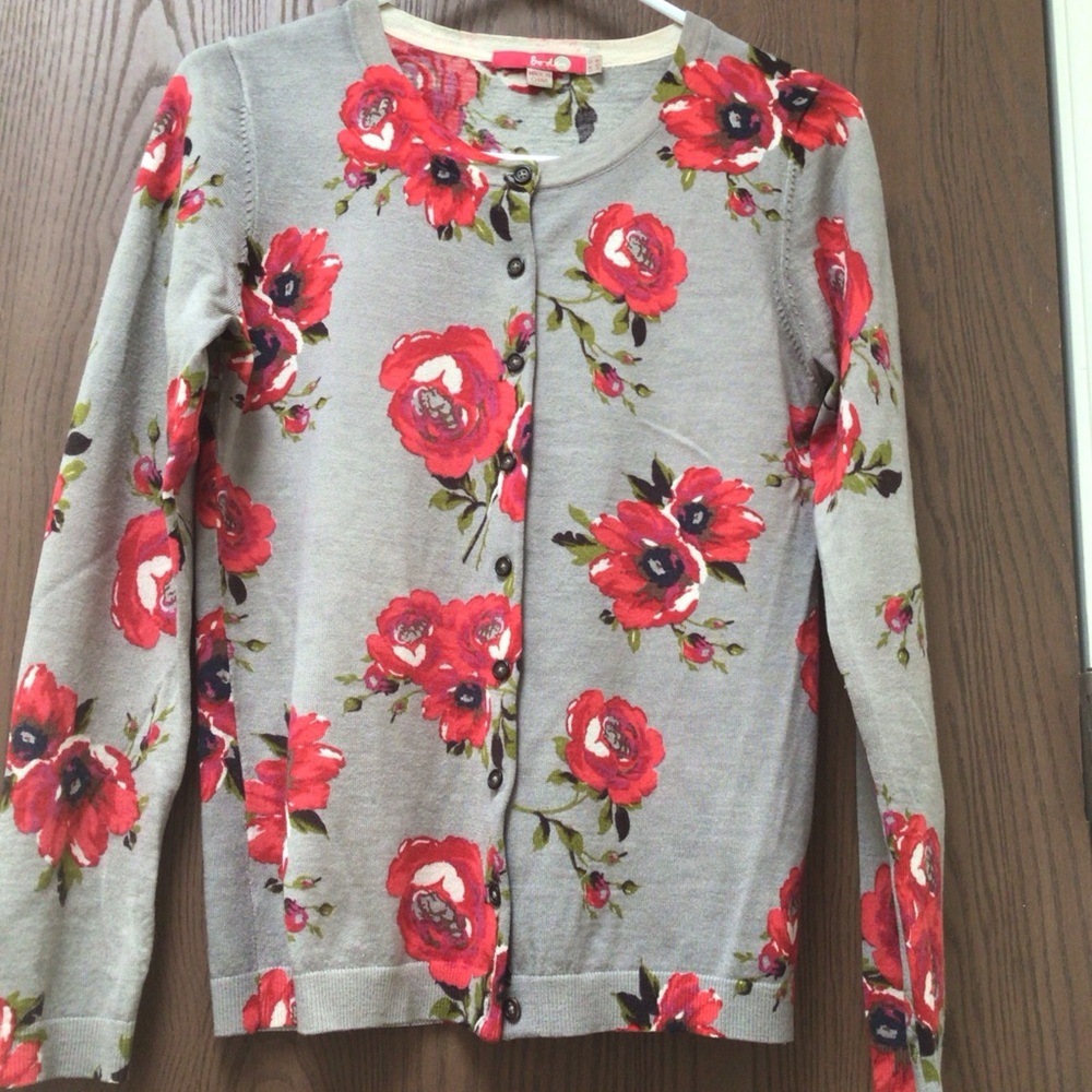 Boden beige cardigan with red roses floral print 100% wool lightweight, sz M